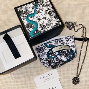 Gucci Necklace with lion head pendant